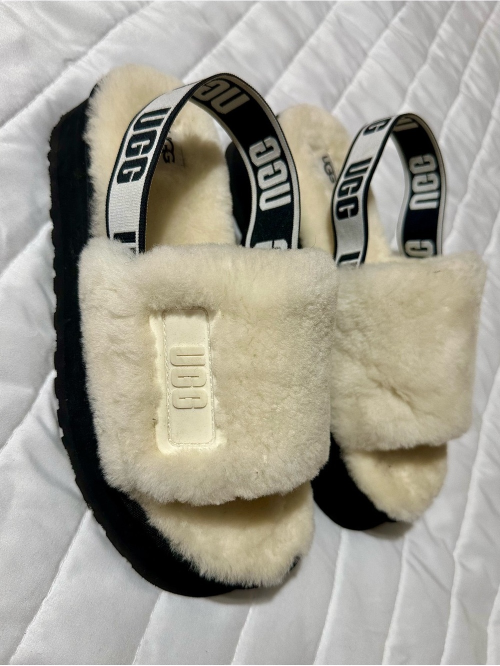 UGG Cream Sheepskin Fluff Platform Slide Sandals with Black Sole - Picture 3 of 5